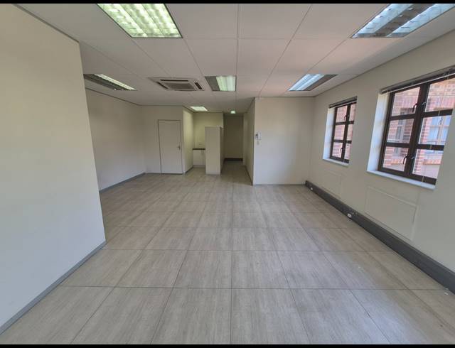 60M² OFFICE TO LET IN RIVONIA